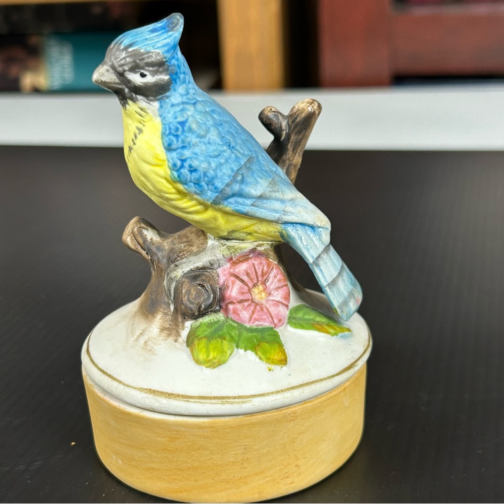 Vintage‎ Handpainted Ceramic Songbird Trinket Box
